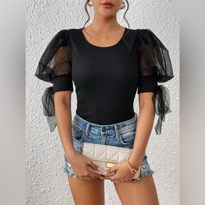NWOT! Milk and honey puff sleeve mesh top